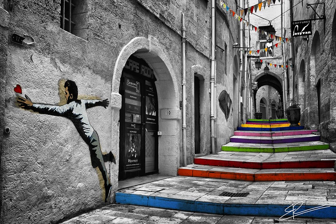 On m'a dit que nous étions en guerre, on m'a demandé de me cloîtrer, on m'a fait craindre mon prochain, on m'a dit tout et son contraire, on m'a promis une deuxième vague... Quel est votre prochain argument pour entretenir ce chaos?  Aujourd'hui, je ne veux plus vous entendre.